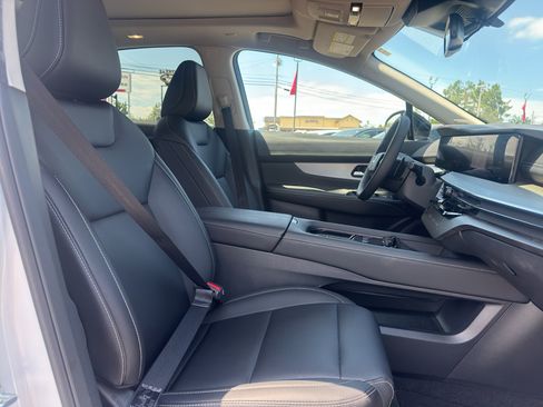 Used 2025 Nissan Murano SL AWD/4WD image 15