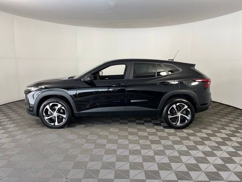 Used 2024 Chevrolet Trax RS FWD image 4