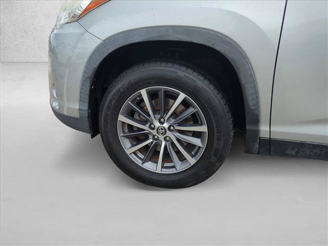 Certified 2019 Toyota Highlander XLE FWD image 25