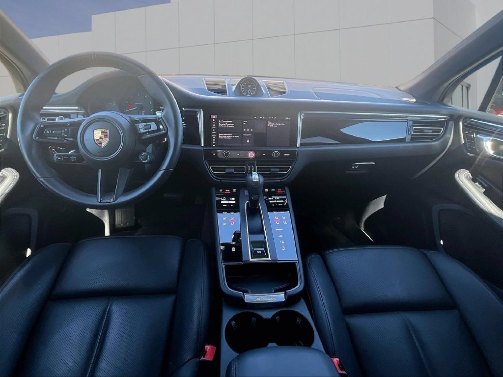 Certified 2026 Porsche Macan AWD/4WD image 14