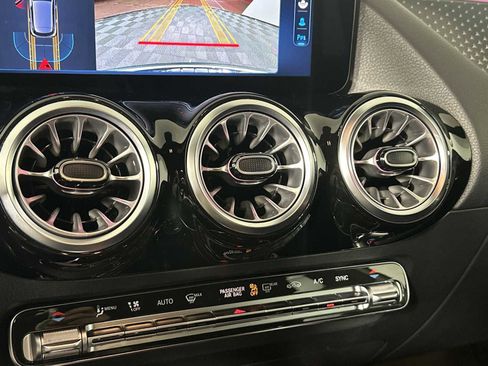 Used 2025 Mercedes-Benz GLA 250 4MATIC image 34