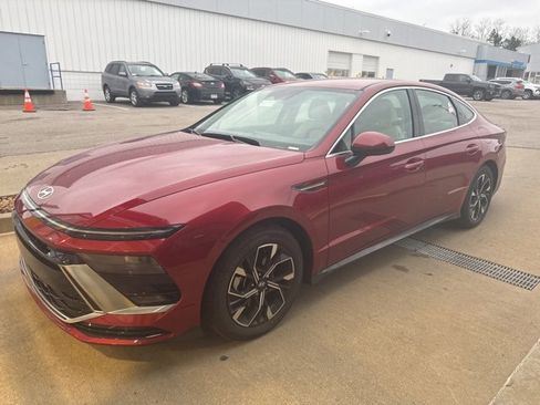 Used 2025 Hyundai Sonata SEL image 1