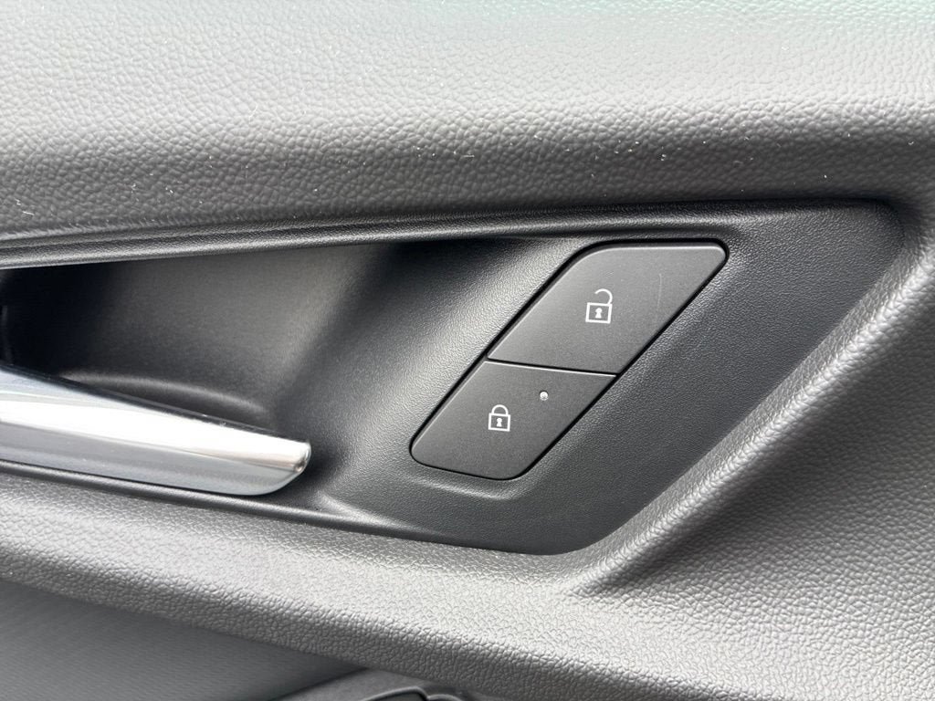 New 2027 Chevrolet Equinox LT AWD/4WD image 21