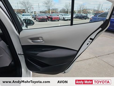 Used 2020 Toyota Corolla LE image 28