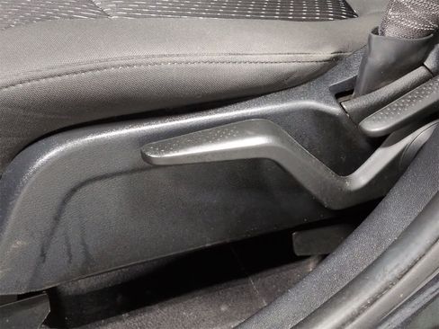 Used 2018 Dodge Journey SE image 18