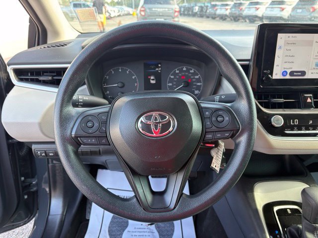 Used 2025 Toyota Corolla LE FWD image 15
