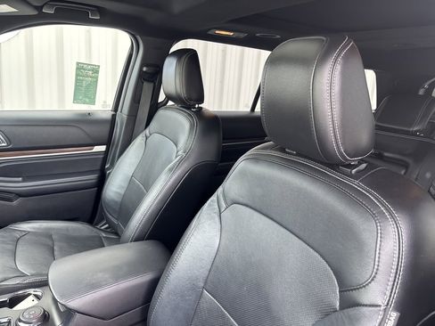 Used 2018 Ford Explorer Limited image 23