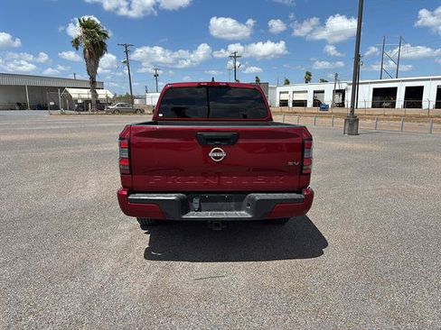 Used 2024 Nissan Frontier SV RWD image 6
