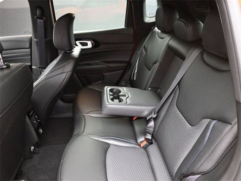 New 2026 Jeep Compass Latitude image 17