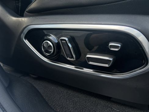 Used 2021 Jeep Grand Cherokee L Overland w/ Luxury Tech Group IV image 24