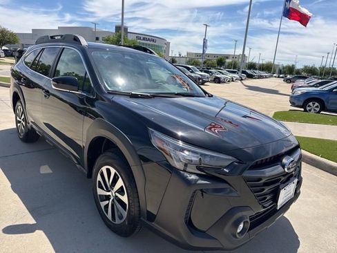 Used 2025 Subaru Outback Premium image 1