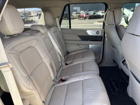 Used 2019 Lincoln Navigator Reserve image 23