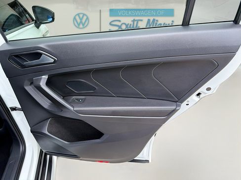 Used 2023 Volkswagen Tiguan SE R-Line FWD image 31