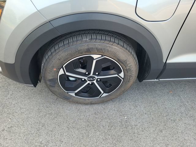 Certified 2023 Kia Niro EX FWD image 12
