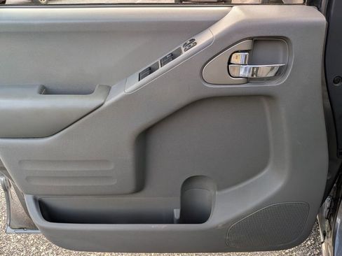 Used 2017 Nissan Frontier SV w/ SV Value Truck Package RWD image 31