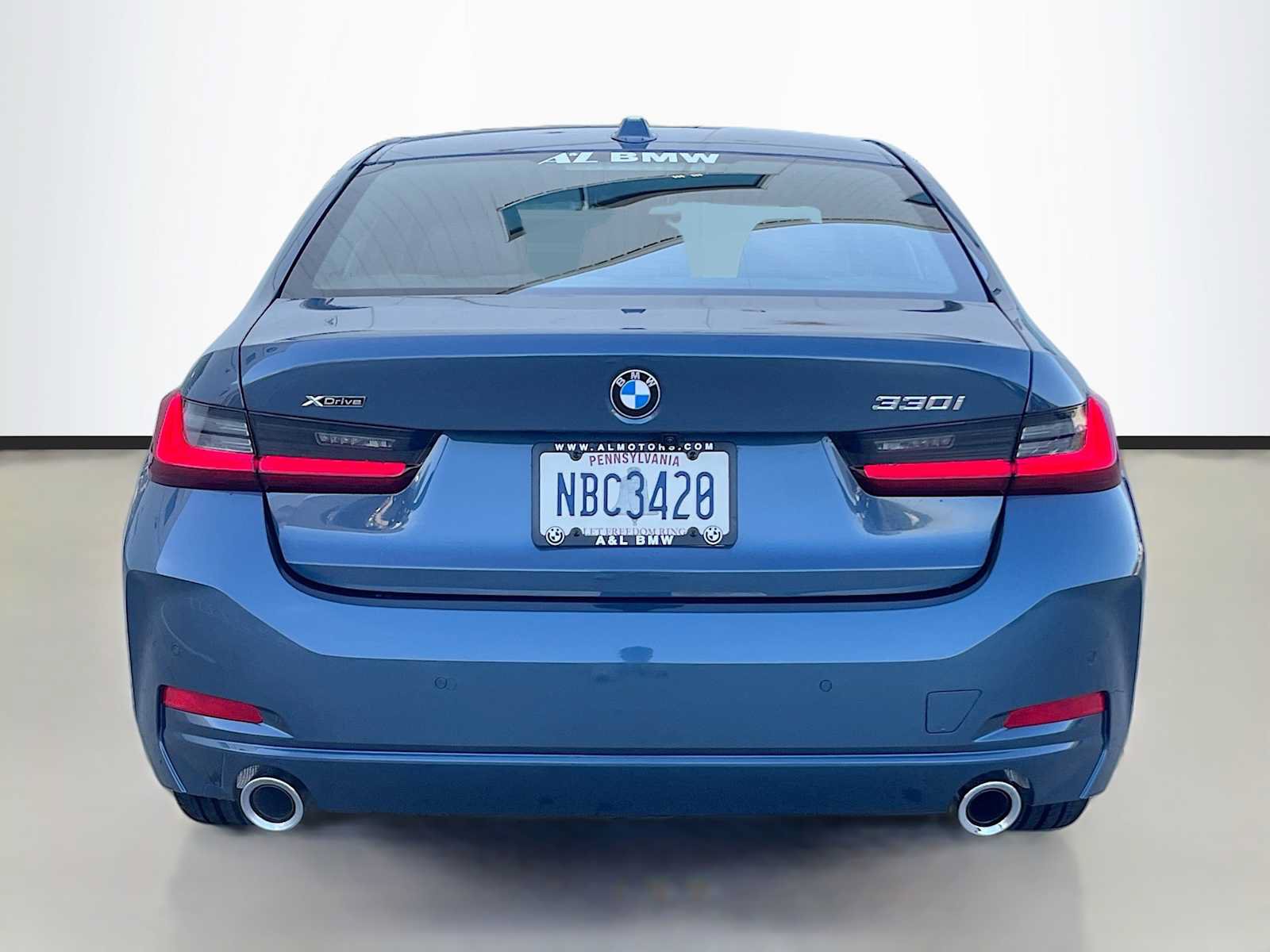 Used 2026 BMW 330i xDrive Sedan w/ Convenience Package AWD/4WD image 4