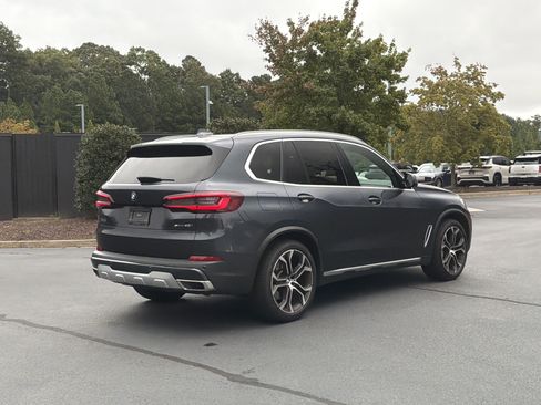 Used 2021 BMW X5 sDrive40i w/ Premium Package RWD image 3