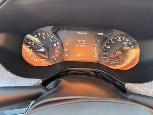 Used 2023 Jeep Compass Sport image 19