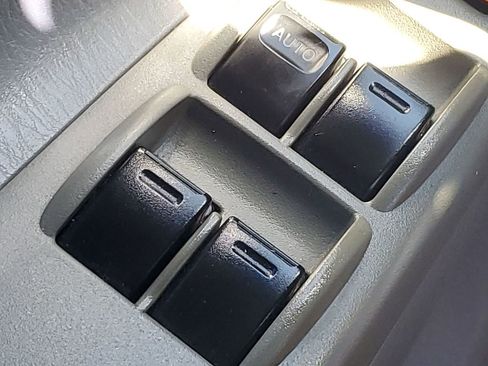 Used 2011 Toyota Tacoma PreRunner image 31