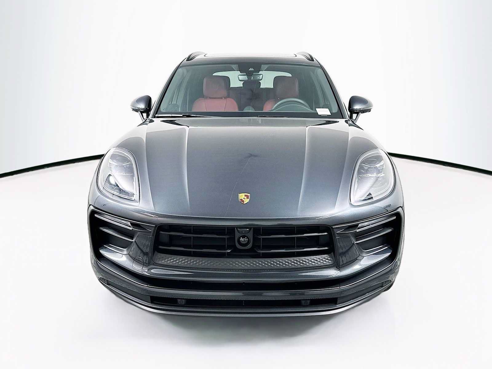 Used 2026 Porsche Macan AWD/4WD image 6