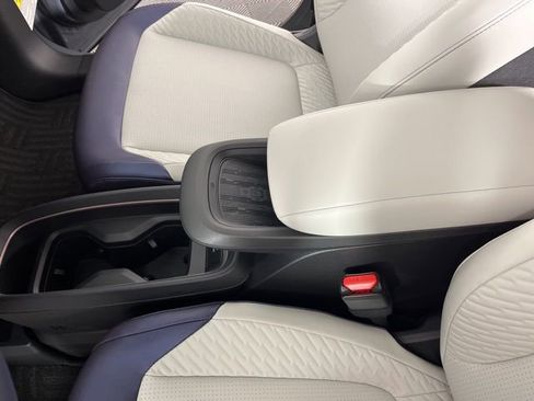 New 2026 Nissan Leaf Platinum+ w/ Cargo Package (Platinum+) FWD image 29