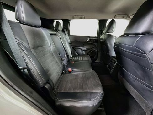 Used 2024 Mitsubishi Outlander SE Black Edition AWD/4WD image 29
