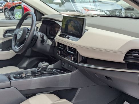 Certified 2024 Nissan Rogue SL w/ SL Premium Package image 22