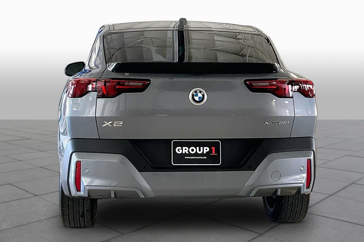 Used 2026 BMW X2 xDrive28i AWD/4WD image 4