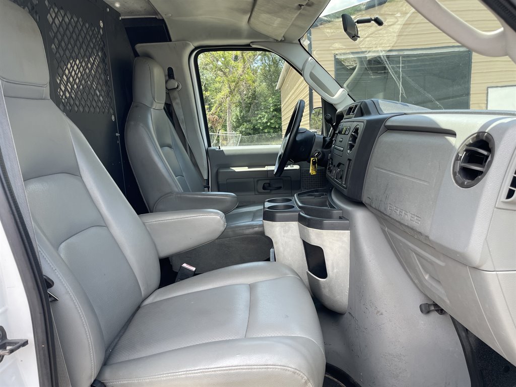Used 2009 Ford E-250 and Econoline 250 Extended RWD image 24