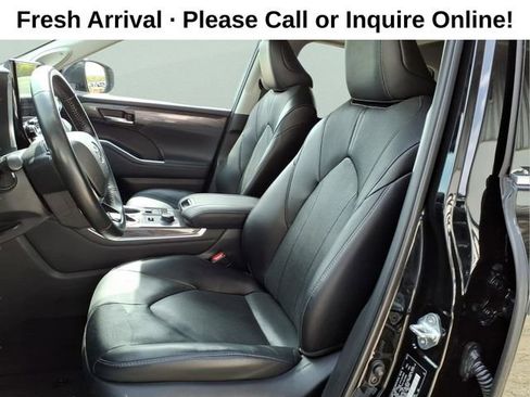 Used 2022 Toyota Highlander Limited image 12