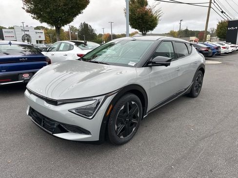New 2025 Kia EV6 Wind image 4