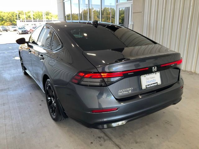 Certified 2025 Honda Accord SE image 19