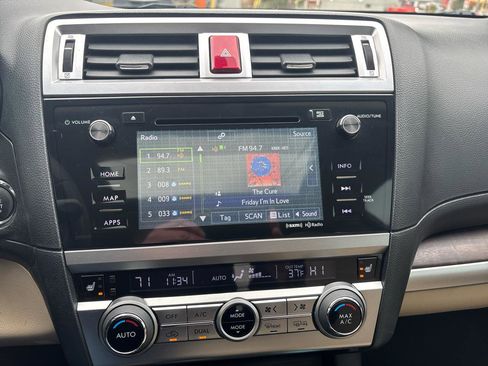 Used 2017 Subaru Outback 2.5i Limited image 19