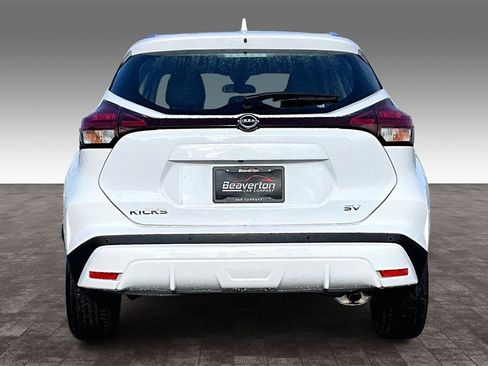 Used 2024 Nissan Kicks SV image 6