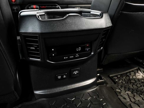 Used 2025 Toyota Sequoia TRD Pro AWD/4WD image 38