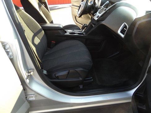 Used 2017 Chevrolet Equinox LT w/ Convenience Package image 19