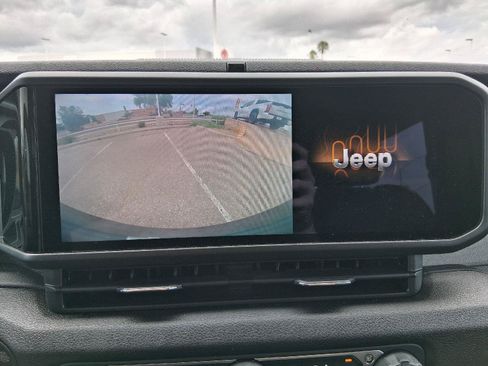 Used 2024 Jeep Wrangler Sport AWD/4WD image 33