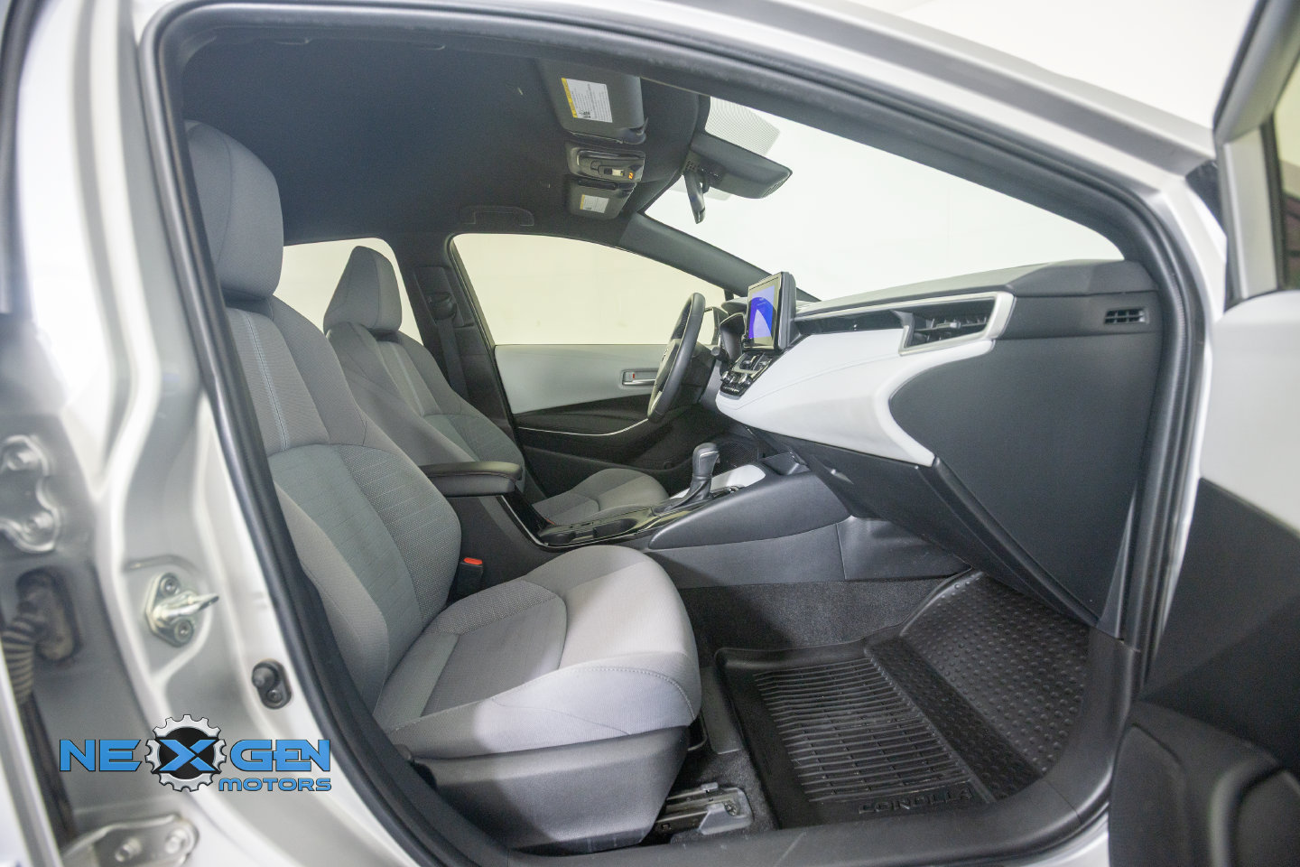 Used 2023 Toyota Corolla SE AWD/4WD image 7