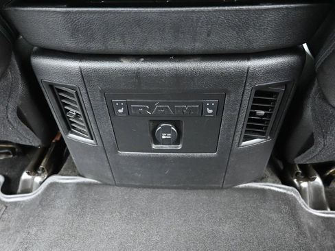 Used 2014 RAM 1500 Laramie w/ Convenience Group image 14