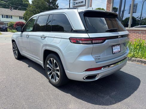 Used 2022 Jeep Grand Cherokee Overland w/ Adv Protech Group III image 4