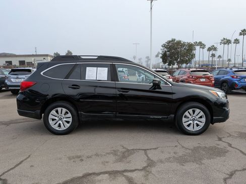 Used 2017 Subaru Outback 2.5i Premium image 5