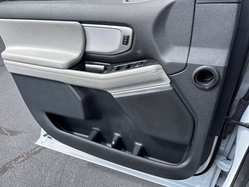 Certified 2025 Ford Expedition Active AWD/4WD image 15