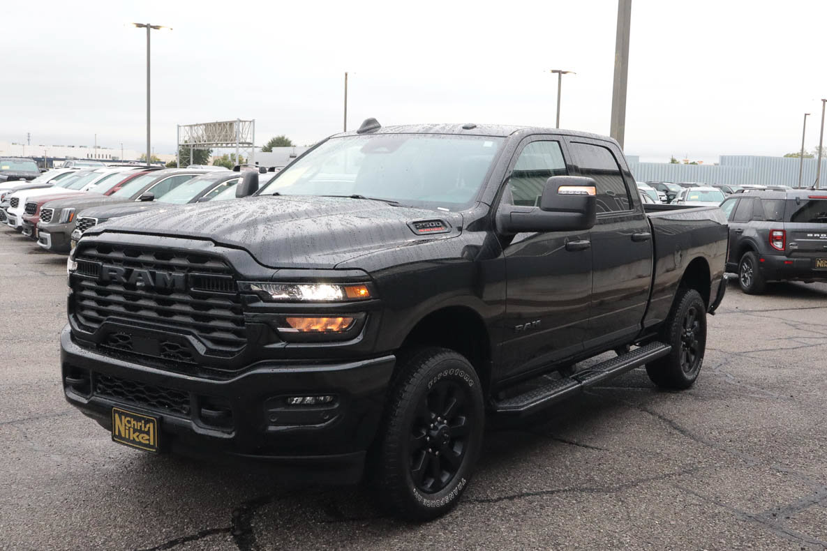 Used 2026 RAM 2500 Big Horn AWD/4WD image 3