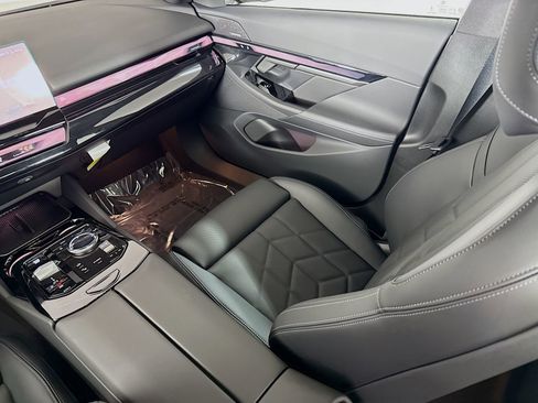 New 2026 BMW 540i xDrive w/ M Sport Package AWD/4WD image 25