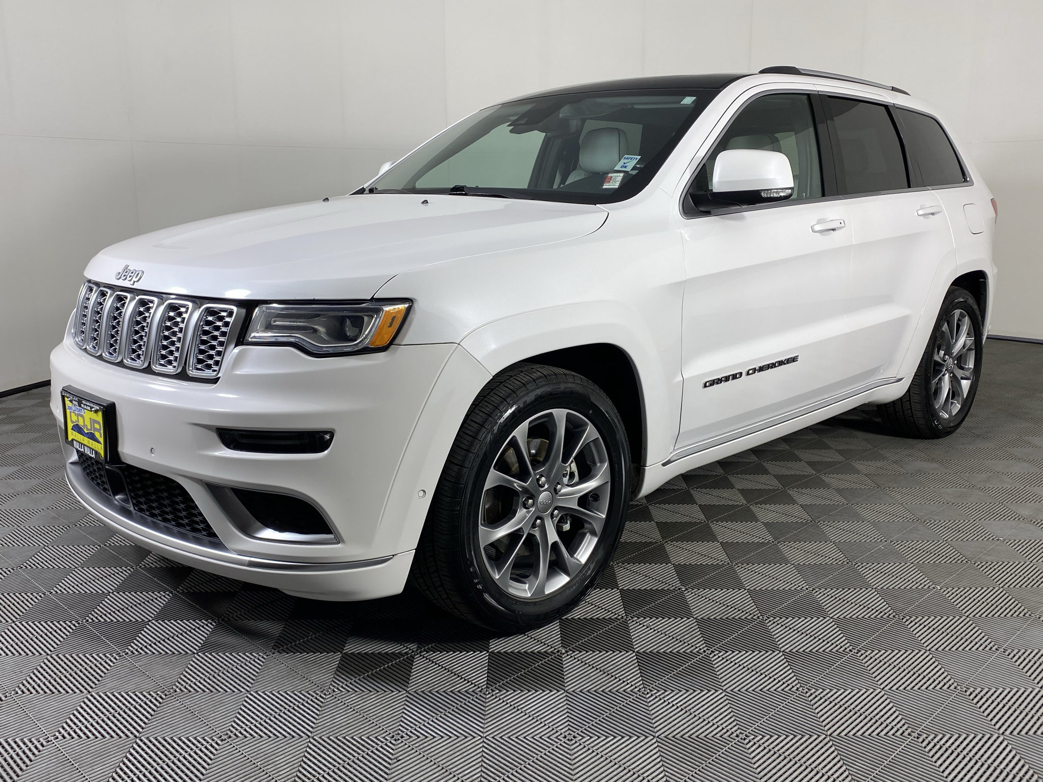 Used 2021 Jeep Grand Cherokee Summit AWD/4WD image 3