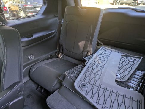New 2025 Jeep Grand Cherokee L Laredo w/ Trailer Tow Package AWD/4WD image 25