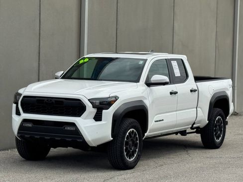 Used 2026 Toyota Tacoma TRD Off-Road w/ TRD Off Road Premium Package AWD/4WD image 34