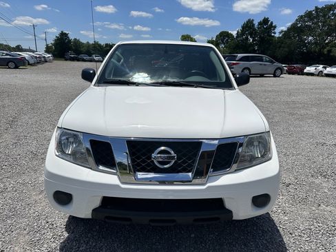 Used 2018 Nissan Frontier S RWD image 2