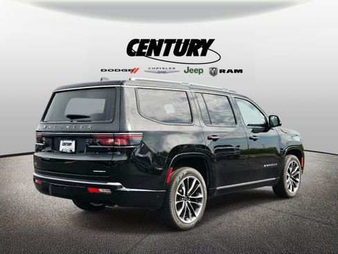 Used 2024 Jeep Wagoneer Series III w/ Premium Group I AWD/4WD image 4
