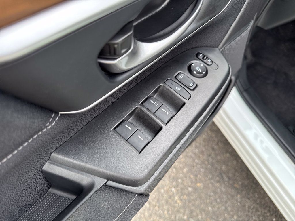 Used 2019 Honda CR-V EX image 12